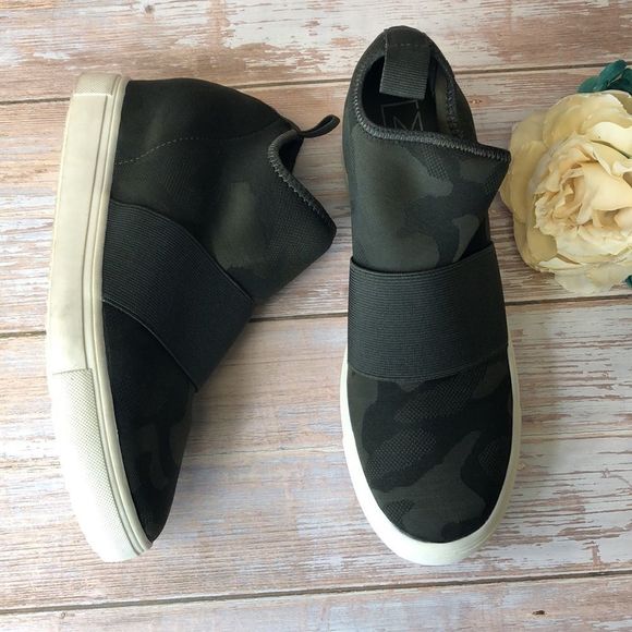 MATERIAL GIRL Quila Camo Green Sock Wedge Sneakers 8.5M - Picture 3 of 7